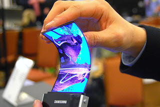 Samsung släpper böjbar telefon?