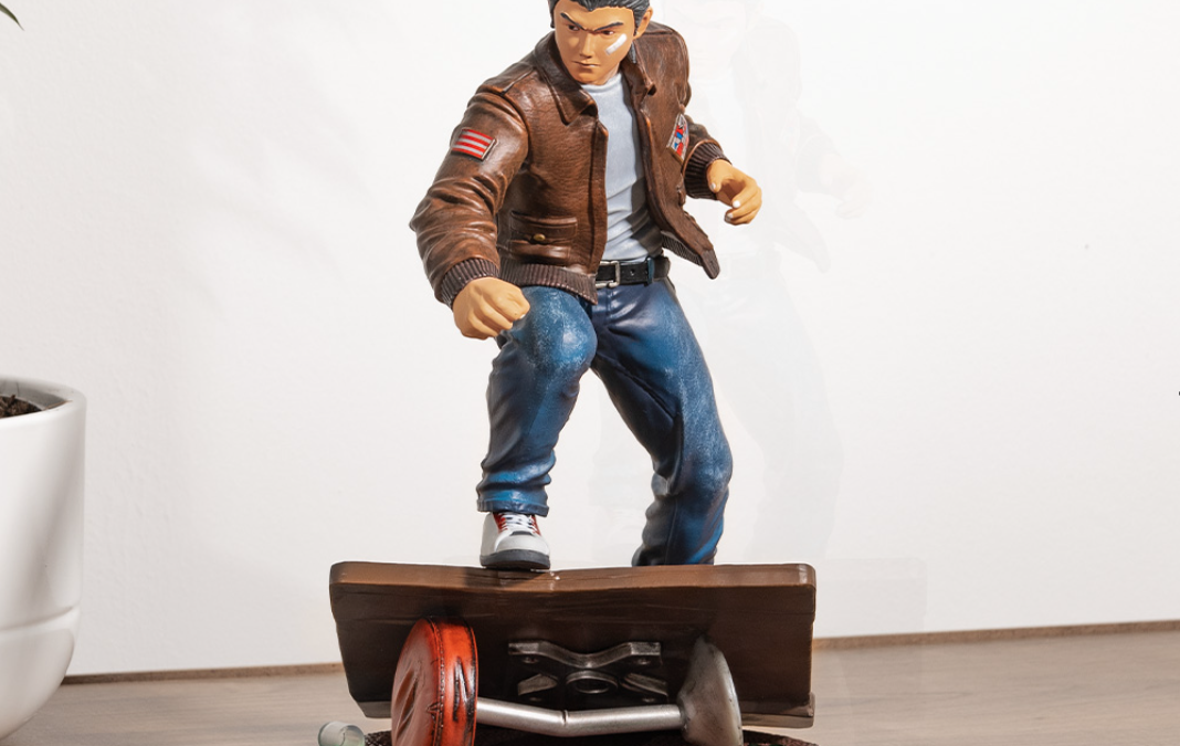 En Shenmue-figur på ingång